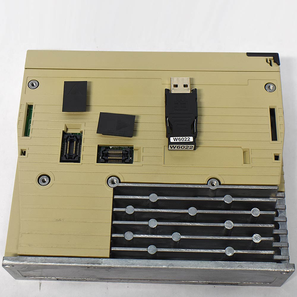 Yaskawa Electric SGDV-R90A11A Servo Drive 3 Phase 0-230VAC 0-400Hz