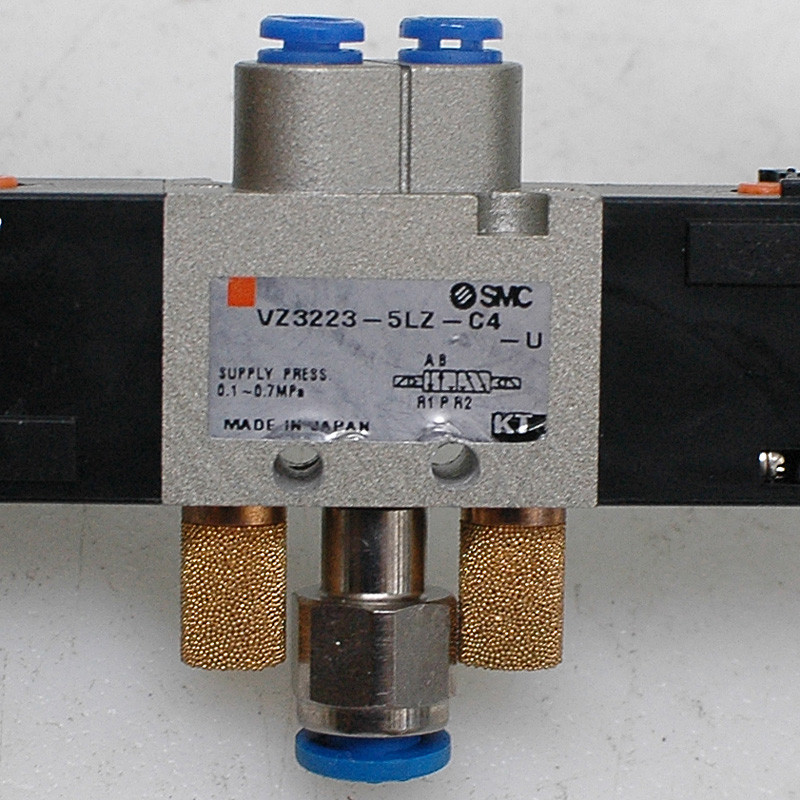 SMC VZ3223-5LZ-C4 Double Solenoid Valve 24VDC w/ Quick Release
