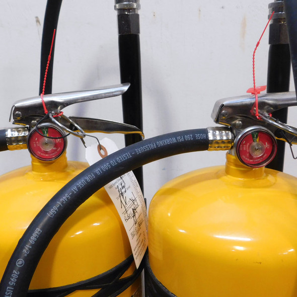 Amerex Class D Fire Extinguisher 30lb Sodium Chloride Yellow Model B570