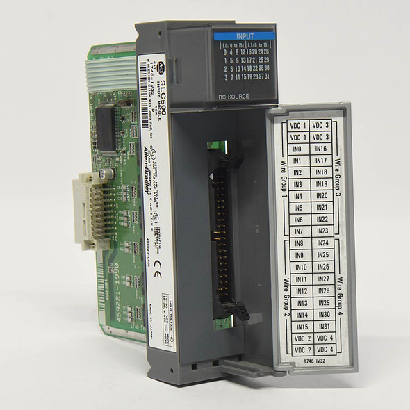 Allen-Bradley AB 1746-IV32 SLC 500 PLC Input Module DC Input 15-30VDC Series D