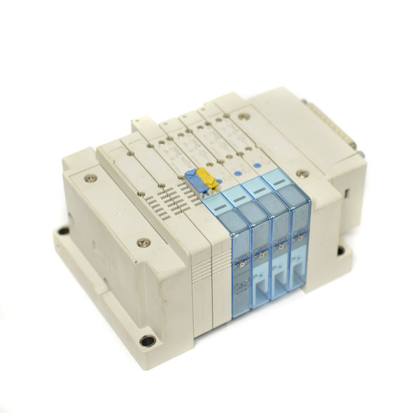 SMC Manifold w/3x SMC SY3100-5U1 & 1x SY3300-5UF1 Valve