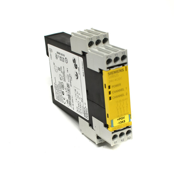 Siemens 3TK2821-1CB30 Sirius 24V Safety Relay 3NO+1NC