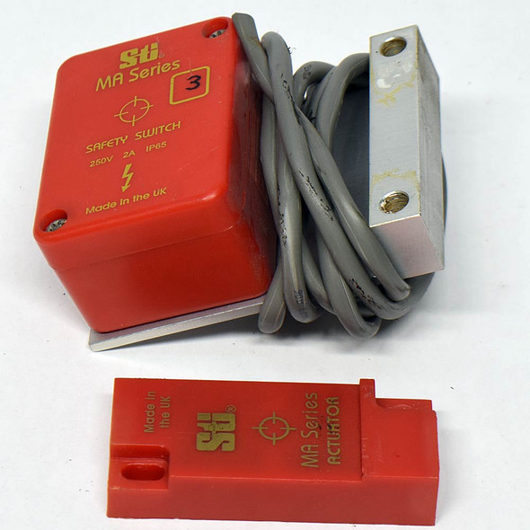 Omron STI 44507-0050 Safety Interlock Switch 250VAC 2A Magnetically Actuated Omron STI 44507-0050 Safety Interlock Switch 250VAC 2A Magnetically Actuated