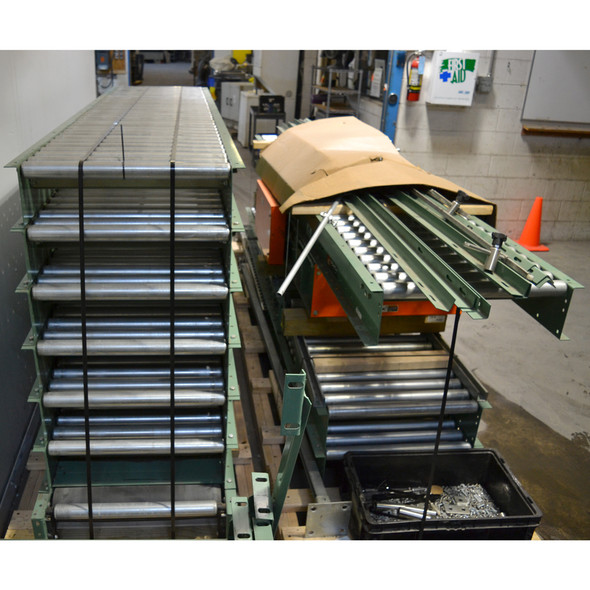 Roach / Innovative Conveyor Power Belt Roller Conveyor w/ Legs and Belt (87.4')