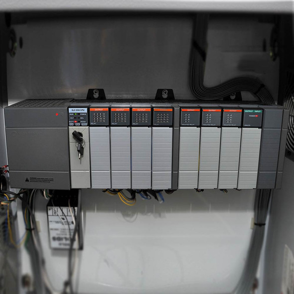 Allen-Bradley 1747-L51 5/04 PLC CPU with P4 Power, A10 Slot Rack, Relay Outputs