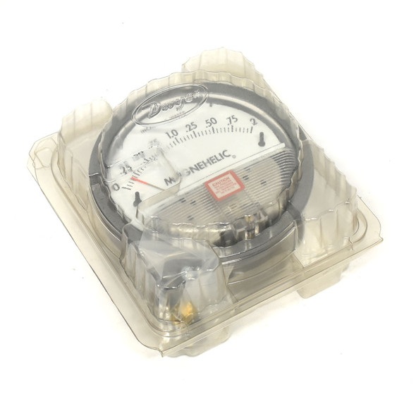 Dwyer Magnehelic 102004-00 Differential Pressure Gauge 0-2''
