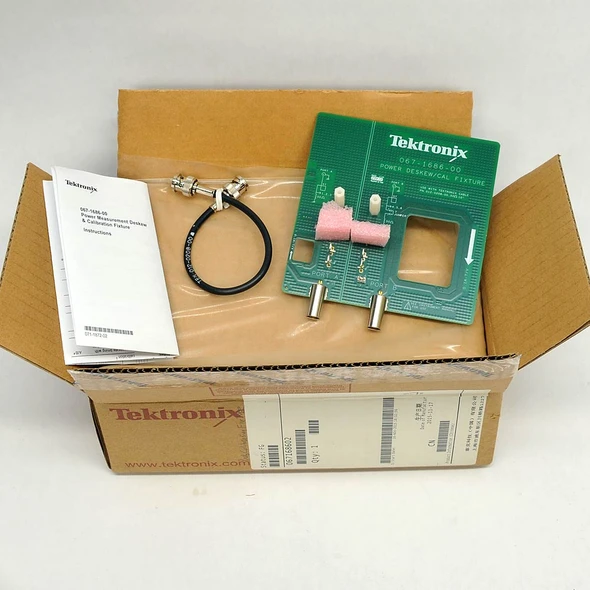 Tektronix 067-1686-00 Oscilloscope Power Deskew/Cal Fixture w/ 012-0208-00 Cable