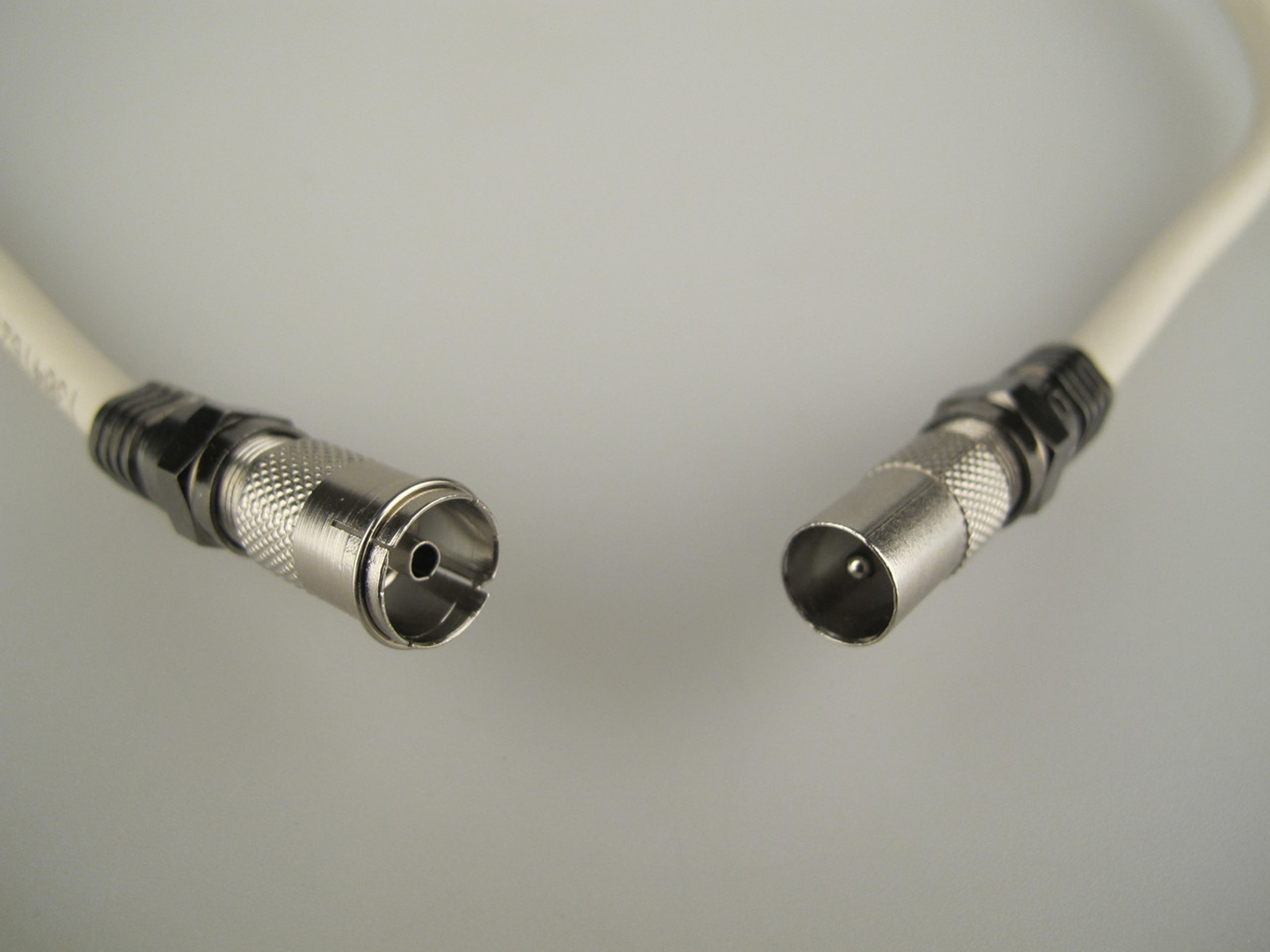 20m White Universal RF Coax Aerial Satellite Sky Cable TV Extension