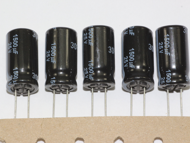 5 X Panasonic Ultra Low ESR 105 Degrees FR Range Radial Electrolytic Capacitors