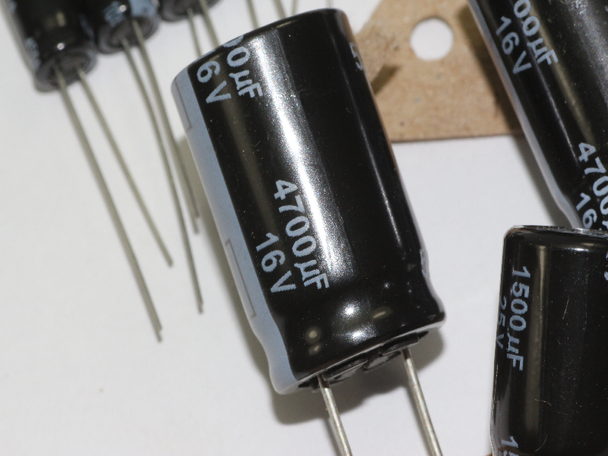 5 X Panasonic Ultra Low ESR 105 Degrees FR Range Radial Electrolytic Capacitors