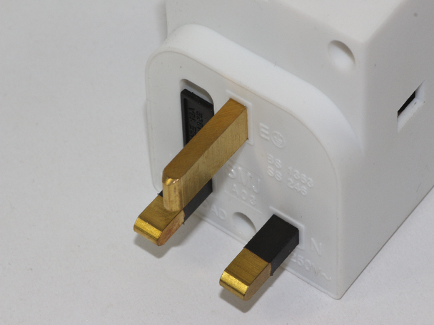 3 x 13A 3 Way Urea Fused UK Mains Plug Adaptor from SMJ Fitted With 13A Fuse