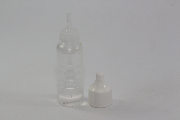 Panasonic WERGC20X7919 Genuine Hair Clipper / Trimmer Lubricating Oil, 15ml Panasonic WERGC20X7919 Genuine Hair Clipper / Trimmer Lubricating Oil, 15ml