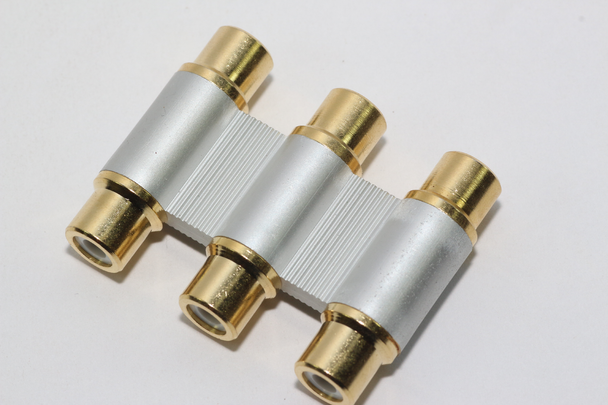 Gold Plated 3 Way Metal RCA Phono Coupler Joiner Adaptor, 3 x RCA Phono Female