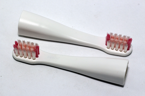 2 x Panasonic WEW0957 Toothbrush Head For Portable Sonic Brush EW-DS11, EW-DS90