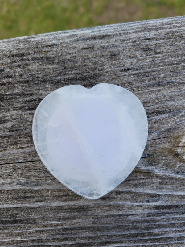 Quartz Heart Phone Holder