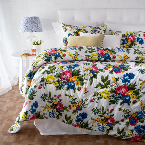 Bloom White Quilt Set