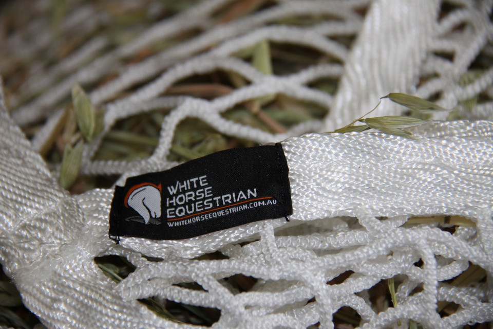 WHE Slow Feed Hay Net With Free Aluminium Carabiner.