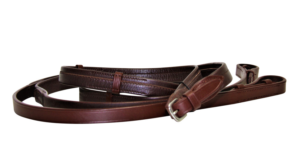 Oak/Aus Nut leather colour featured.