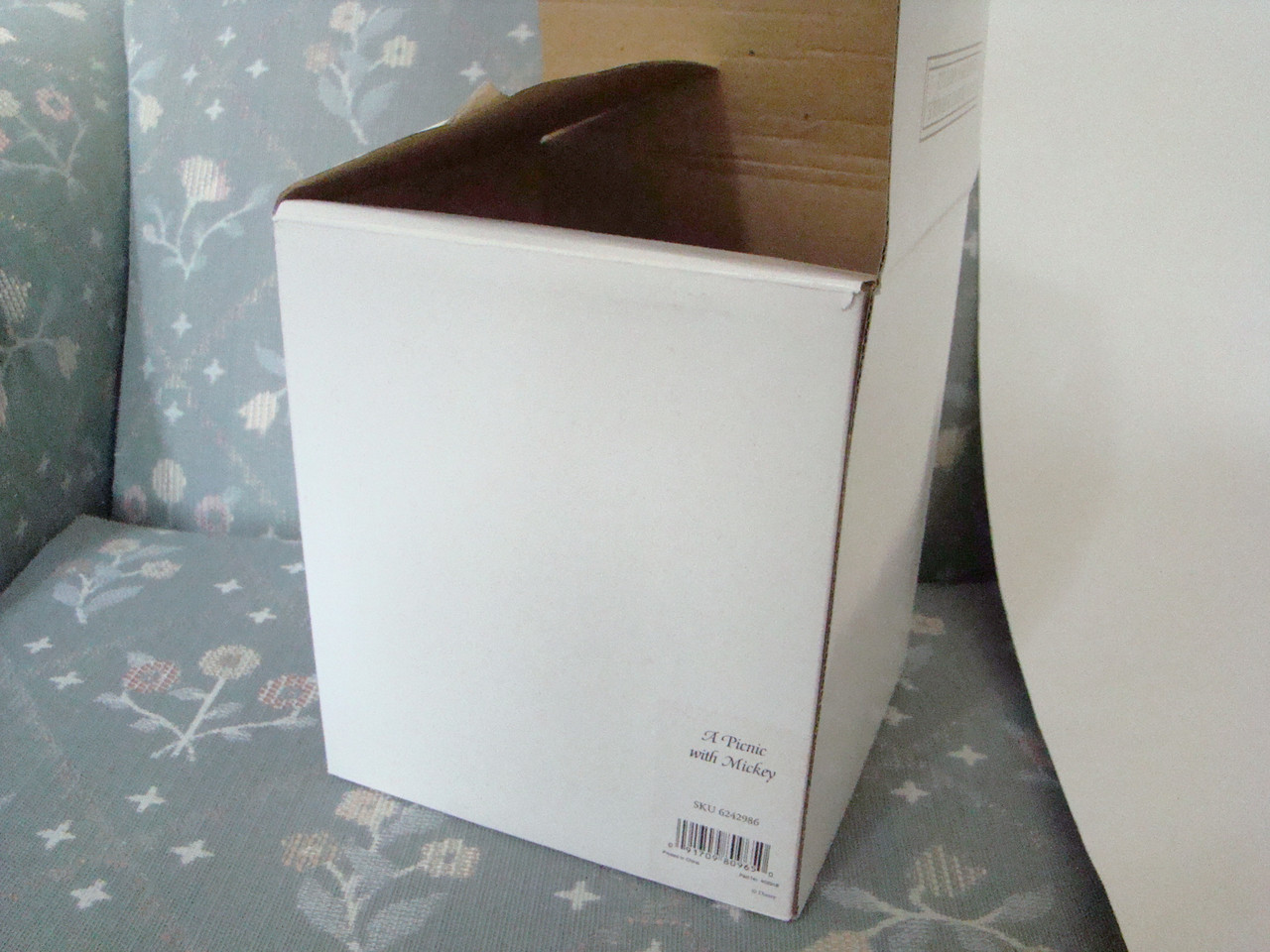 Lenox A Picnic with Mickey Porcelain Hinged Treasure Box (6242986Lenox)