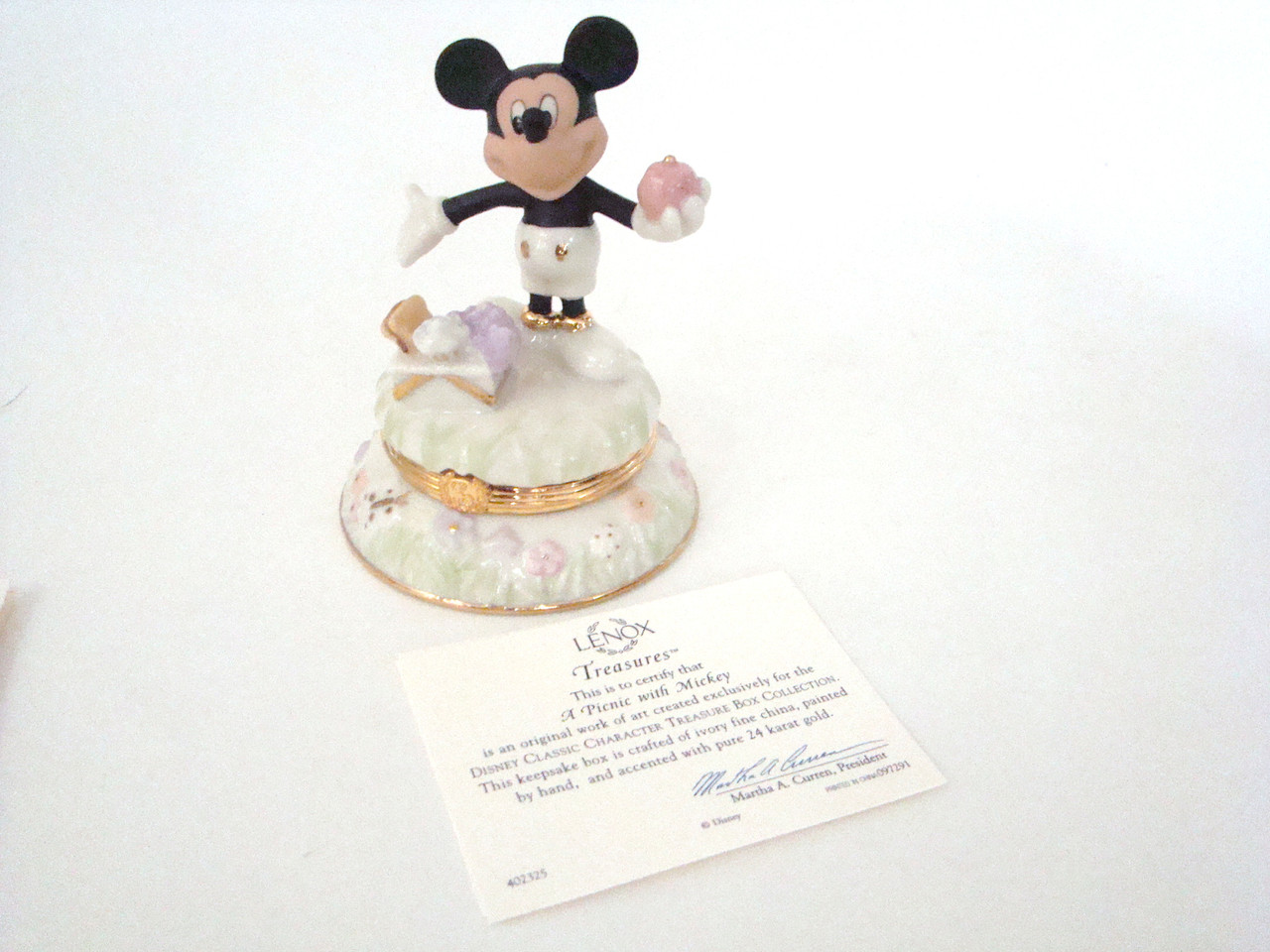 Lenox A Picnic with Mickey Porcelain Hinged Treasure Box (6242986Lenox)