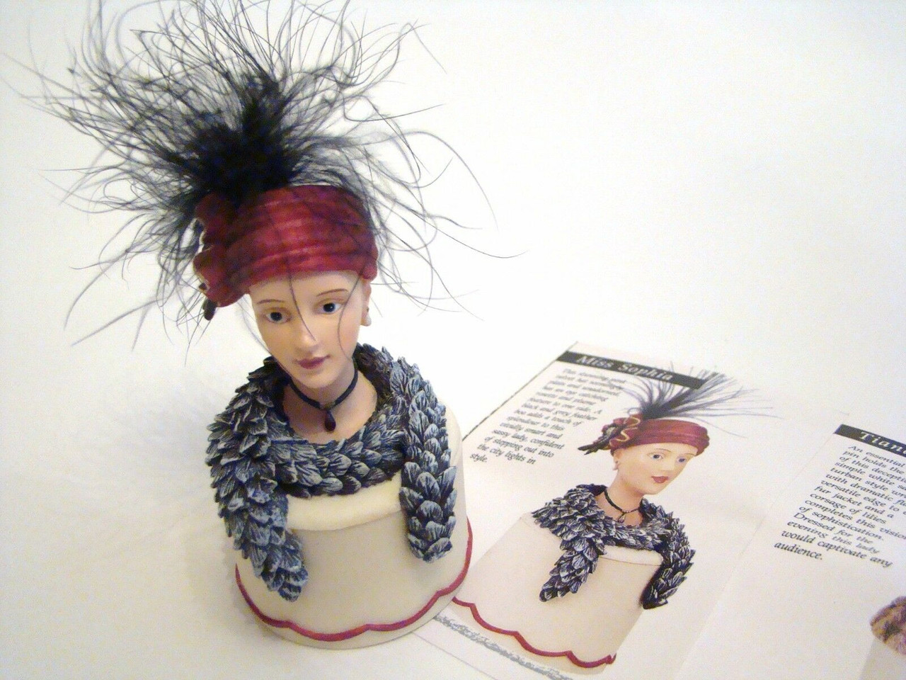 Willow Hall Ahead of Fashion MISS SOPHIA Lady Trinket Box (WHF7724)