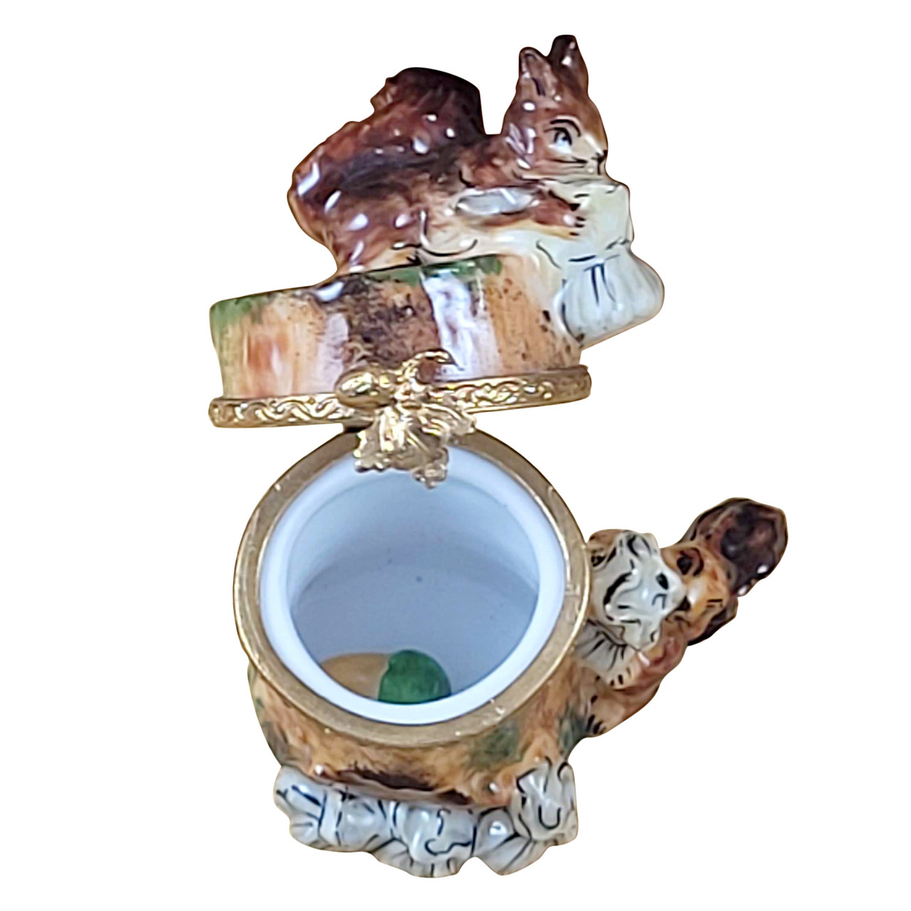TWO SQUIRRELS ON TREE TRUNK WITH REMOVABLE ACORN RA101