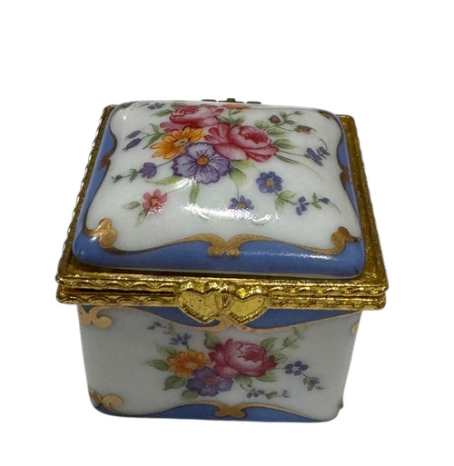 Porcelain Hinged Box - Floral Trunk Double Heart Clasp Trinket Box (HB16497-2) Porcelain Hinged Box - Floral Trunk Double Heart Clasp Trinket Box (HB16497-2)