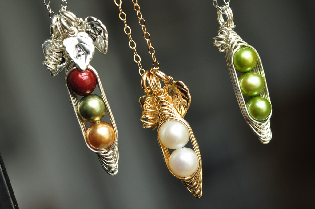 Mother's Pea Pod Necklace in Sterling Silver – Woobie Beans Jewelry, Gifts  & Apparel