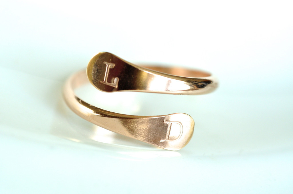 adjustable initial ring in gold - muyinjewelry.com