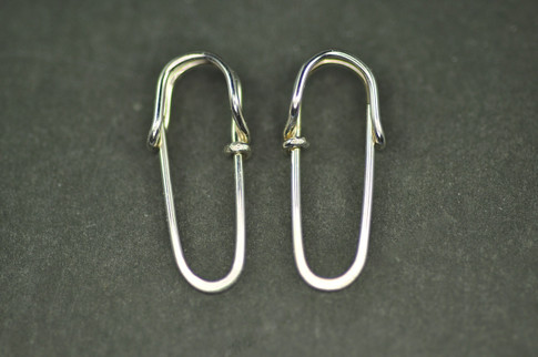 The Mini Safety Pin Earring – Jay Nicole Designs