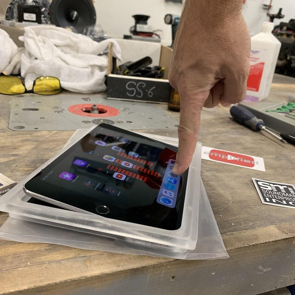 SOUNDMAN | IPAD MINI 4 AND 5 FLOAT MOUNT KIT - Down4Sound Shop