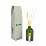 Heaven Scent’s Green Botanical vegan reed diffuser inspired by the ancient knowledge of plants and beliefs that surround them. Aroma: Herb