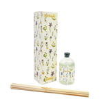 A Heaven Scent 100ml reed diffuser kit featuring a clear apothecary-style glass bottle, a bundle of 10 natural rattan reed sticks and an elegantly illustrated gift box. Aroma: Bluebell; Illustration: Wild Flowers