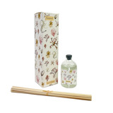 A Heaven Scent 100ml reed diffuser kit featuring a clear apothecary-style glass bottle, a bundle of 10 natural rattan reed sticks and an elegantly illustrated gift box. Aroma: Sea Salt & Spray; Illustration: Seaweed