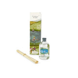 A Heaven Scent 100ml reed diffuser kit featuring a clear apothecary-style glass bottle, a bundle of 10 natural rattan reed sticks and an elegantly illustrated gift box. Aroma:  Eucalyptus & Cedar; Illustration: Wild Swimming.