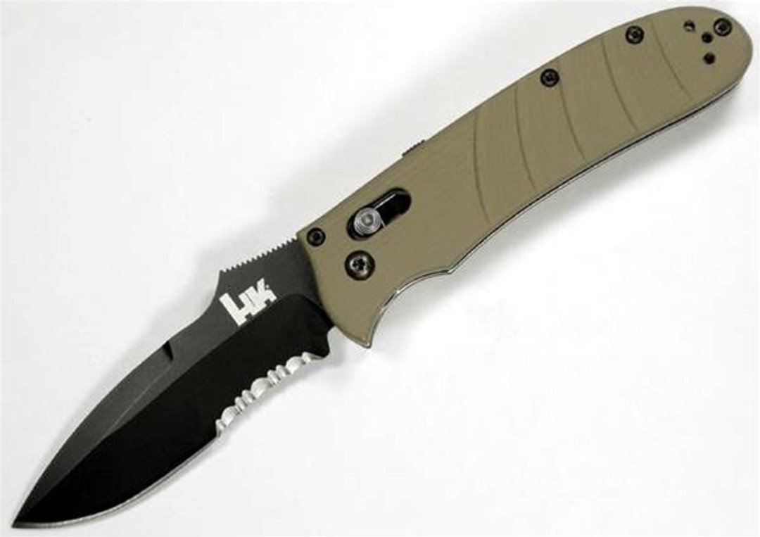 Benchmade H&K Snody Auto Axis Knife, Spear Point Combo Edge, Sand Handle