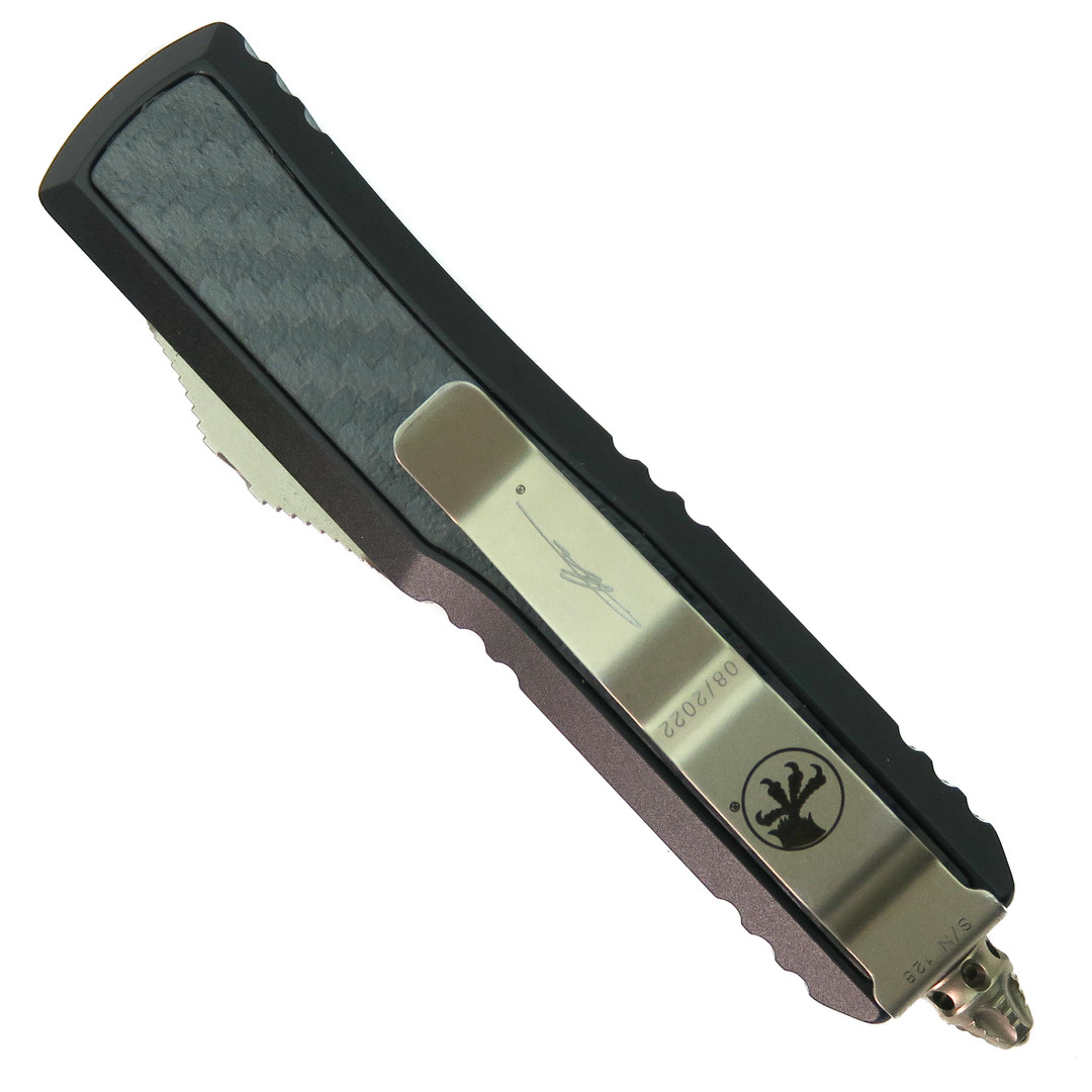 Microtech Signature Series Daytona D/E OTF Carbon Fiber Inlay Auto Knife, Bronze Dagger Blade, Clip View