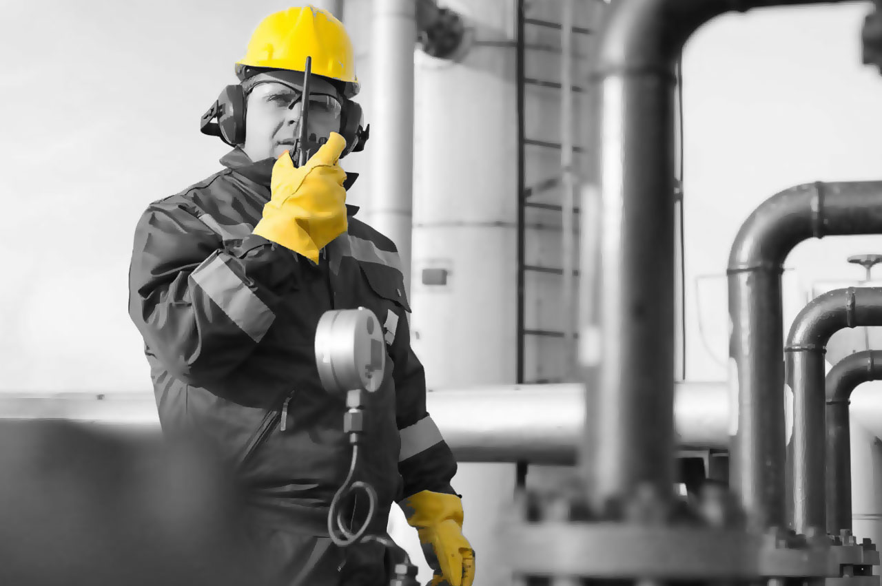 A Guide to Flame Resistant PPE: Definition, Examples and Industries