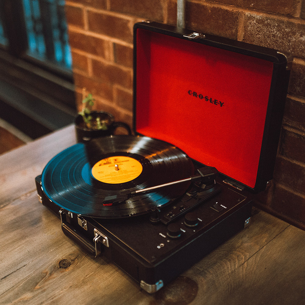 CROSLEY Crosley Cruiser Black - Bluetooth Portable Turntable - IW-CRIW8005F-BK4 shop at AUSTiC 3D Shop