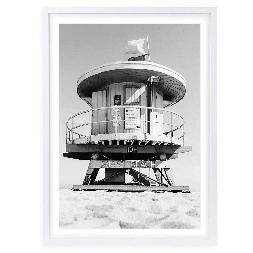  Wall Art's Miami Beach Hut Large 105cm x 81cm Framed A1 Art Print 