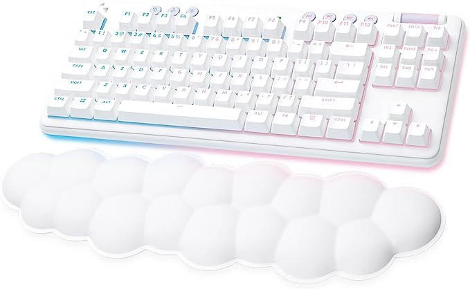  LOGITECH G715 Wireless Gaming Keyboard 30 GAMING HOUR BATTERY USB-C charge port, cable included 87 KEY TKL 