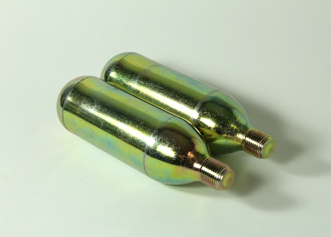 2-Pack of 18g Food-Grade 5/8"- 18 UNF Nitrogen Cartridges – Ideal for Beverage Dispensing & Preservation