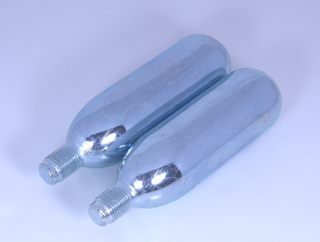 RedRock 74 Gram CO₂ Cartridges, Beverage Grade Food-Safe Gas, 5/8-18″ Thread 2-Pack – Compatible with Beer Kegs, Cold Brew Coffee Kegs and Portable Beverage Dispensers