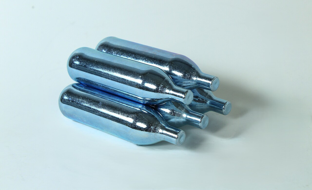 Case of 300 | HVAC 16 gram Unthreaded CO2 Cartridges 8.3mm Neck Diameter Non food grade CO2