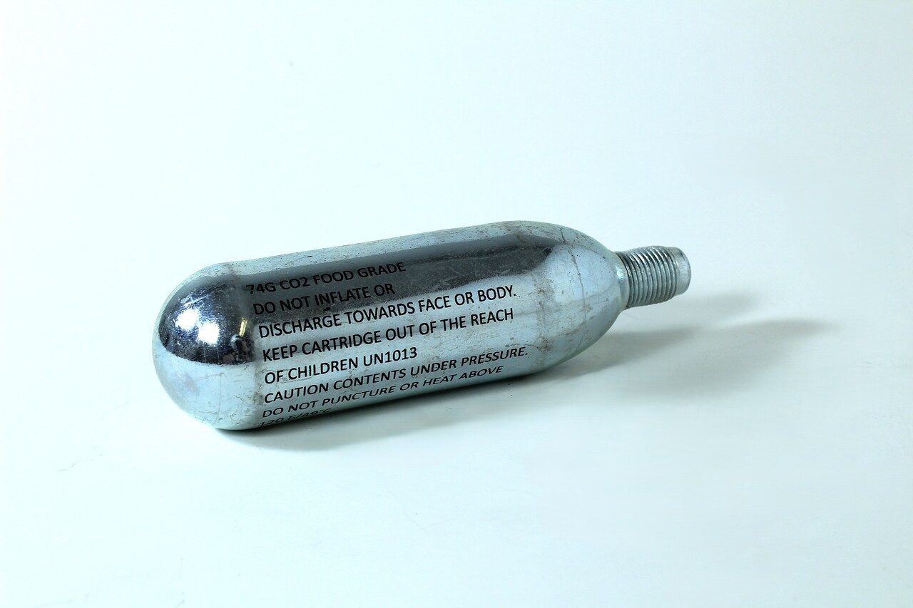 74 Gram 5/8" Threaded CO₂ Cartridges – Beverage Grade – 40 Pack (High-Capacity 74g CO2 Cylinders)