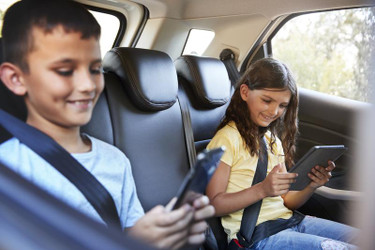 How to Make Sure Your Children Stay Safe on a Road Trip