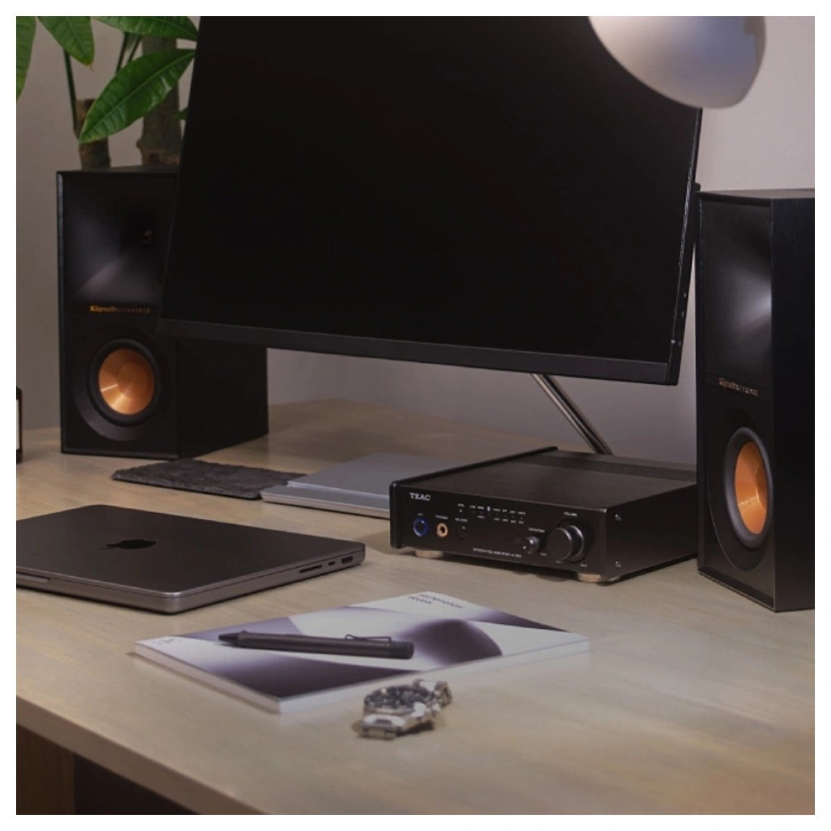 TEAC AI-303 USB DAC Amplifier - Black