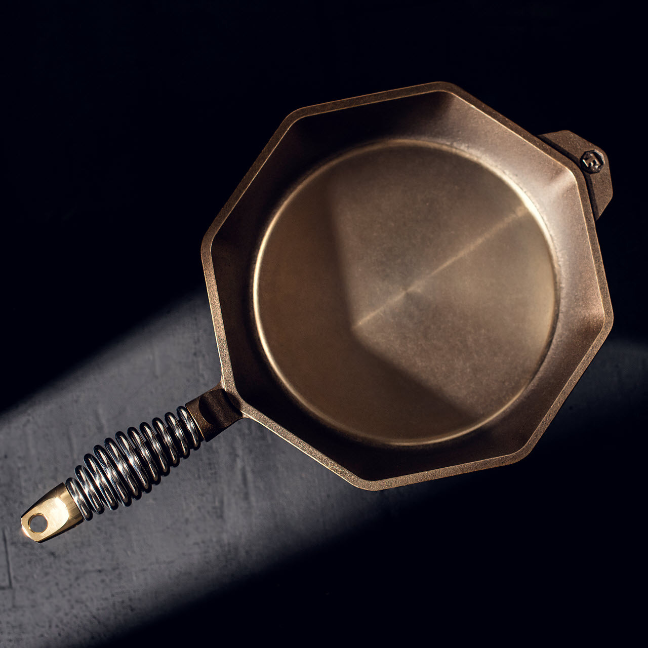 10-Inch Cast Iron Skillet - Thumbnail 2