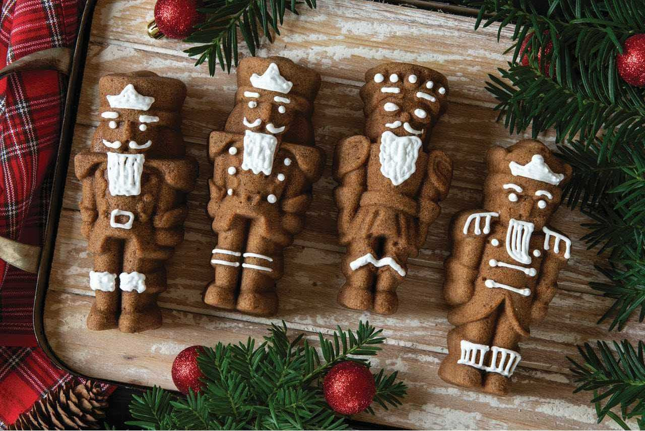 Nutcracker Cakelet Pan