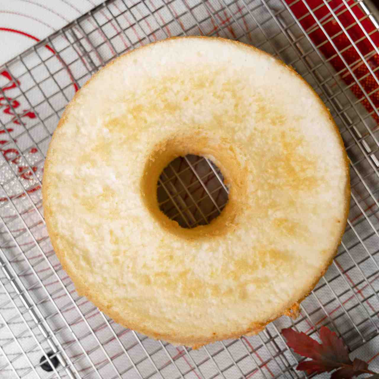 Fat Daddio's Angel Food Cake Pan - Thumbnail 4